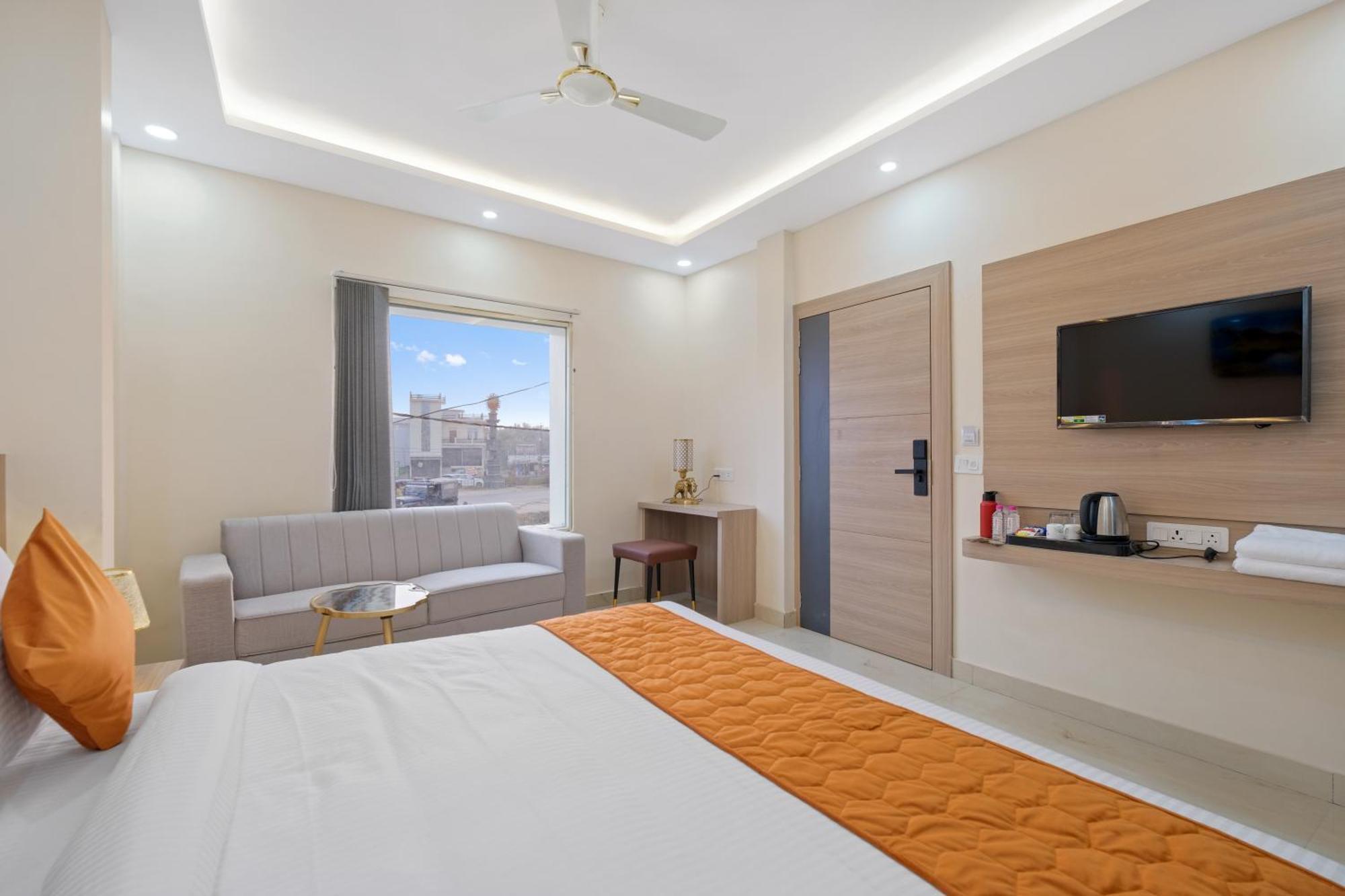 Hotel Sudarshan Ayodhya Esterno foto