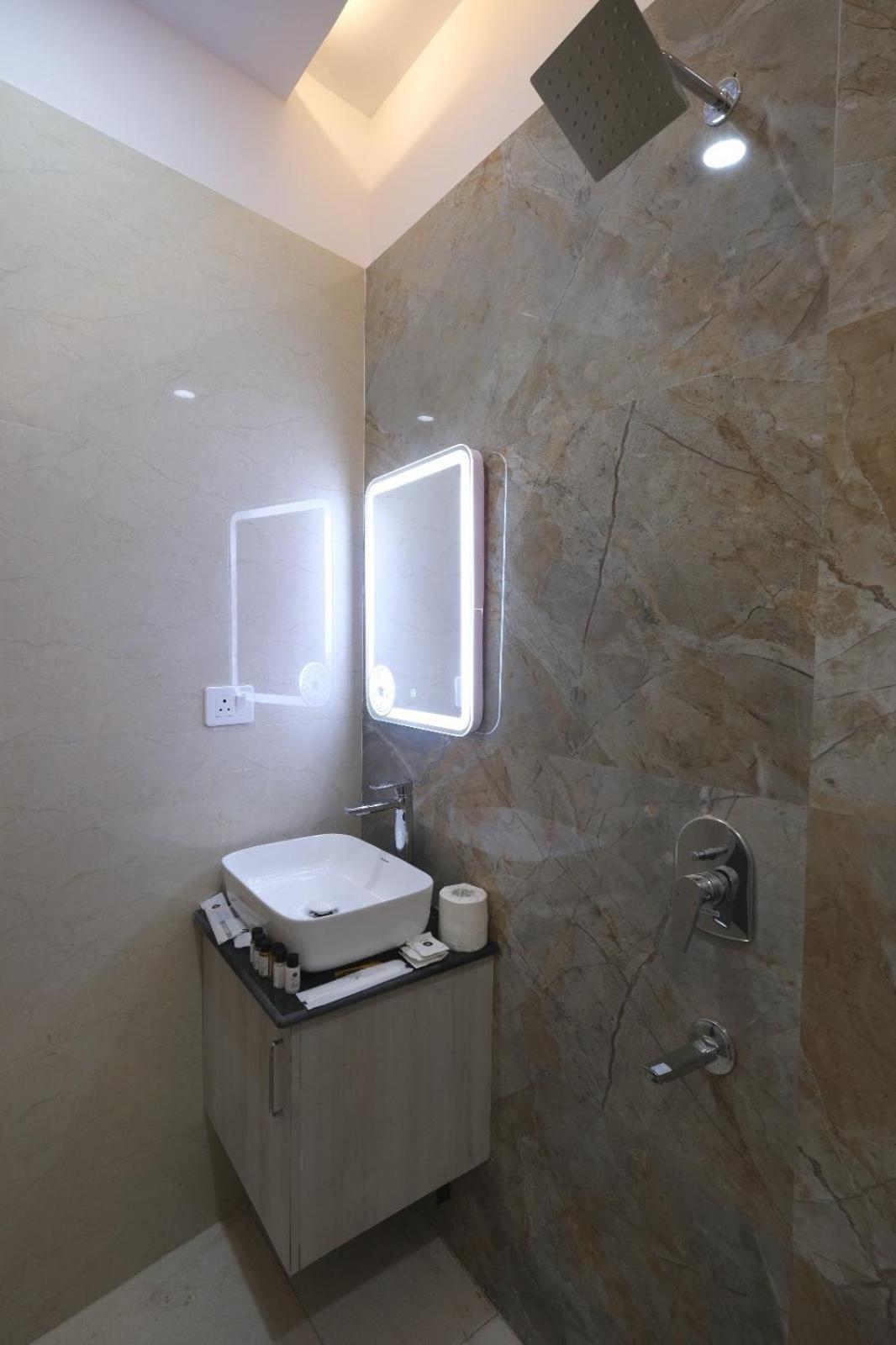 Hotel Sudarshan Ayodhya Esterno foto