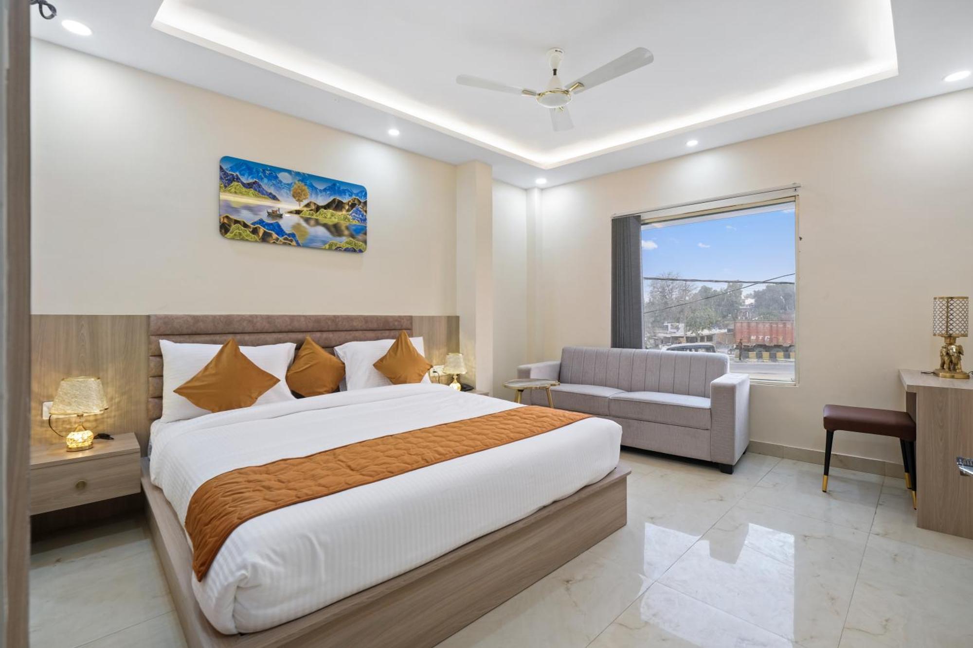 Hotel Sudarshan Ayodhya Esterno foto